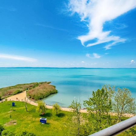 Myflat Club 218 Belvedere Wellness Apartment Сиофок Екстериор снимка