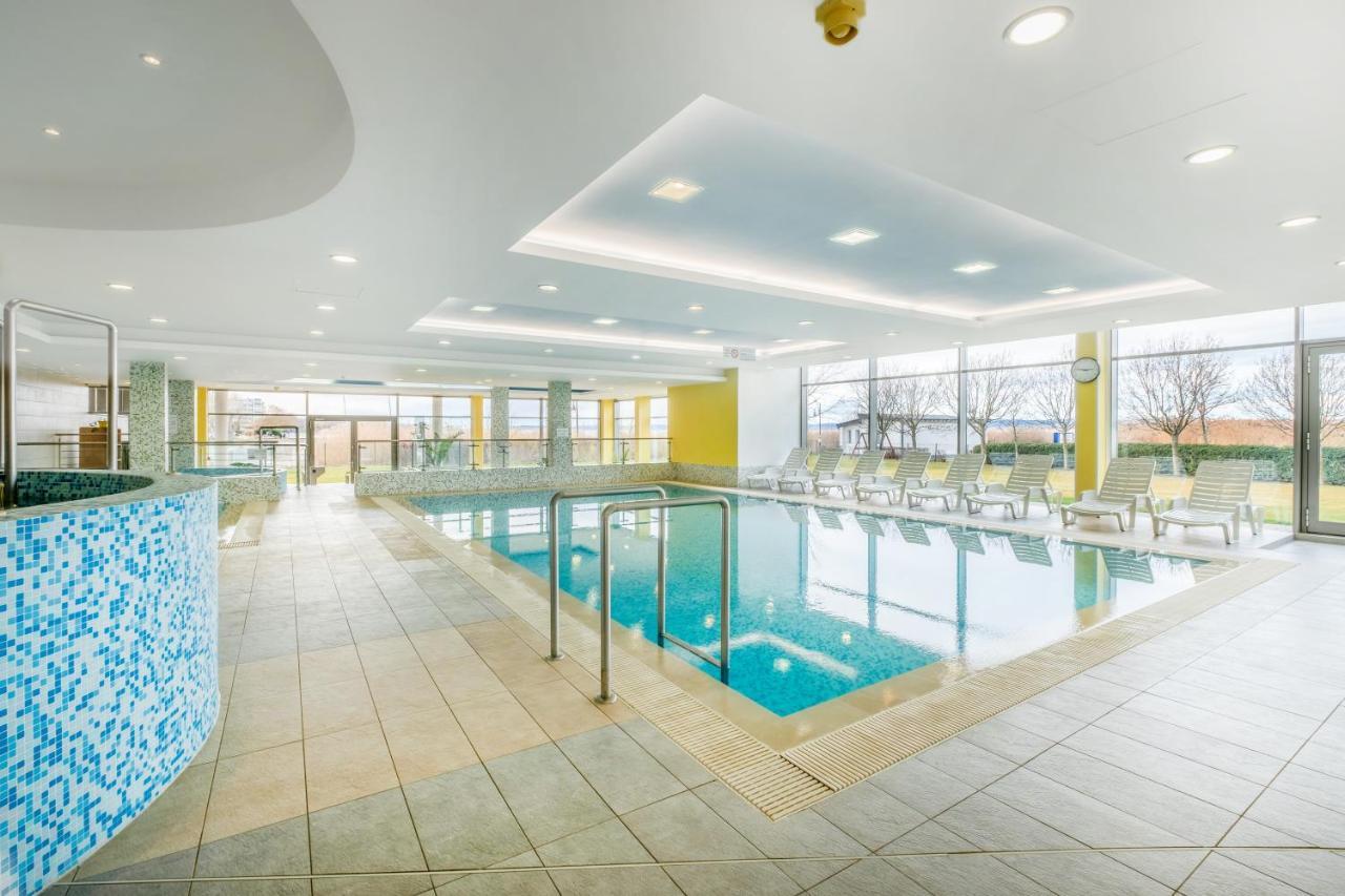 Myflat Club 218 Belvedere Wellness Apartment Сиофок Екстериор снимка